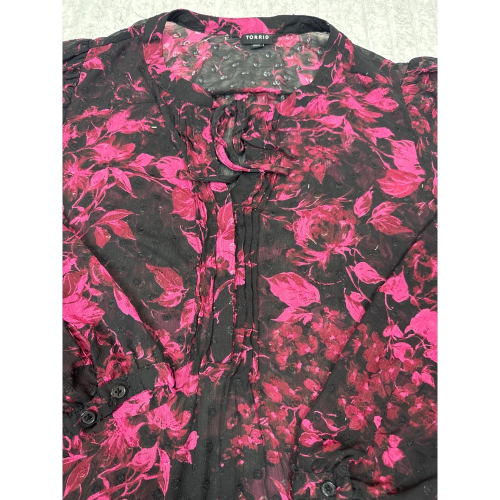 Torrid Pink Black Floral Swiss Dot Chiffon Pintuck Tie Neck Blouse Size 1 L/XL